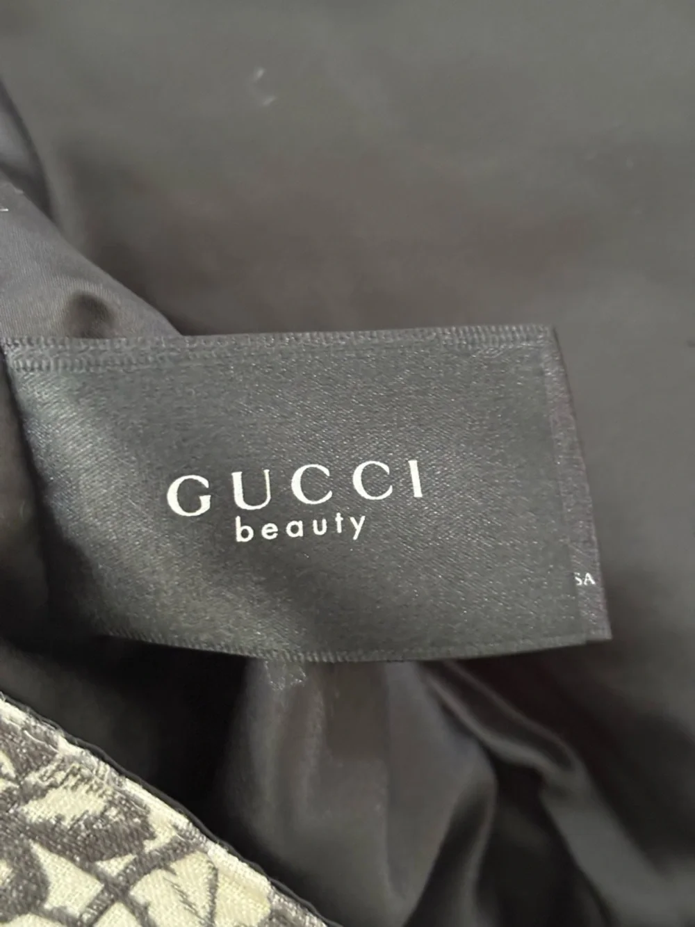 GUCCI Beauty Pouch - Picture 4 of 6